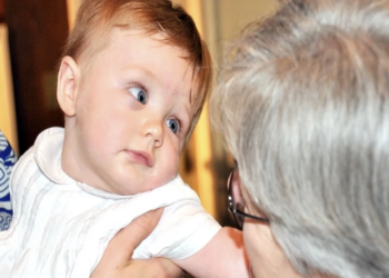 WOW! Wetenschappelijk bewezen: dichterbij opa & oma kan kinderen jarenlang voordeel opleveren