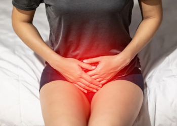 Dames opgelet! Moet jij vaak plassen – ook ’s nachts? Het kan wijzen op dit syndroom!