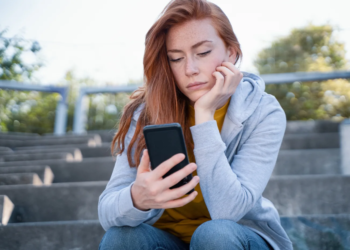 Esmee legt elke maand stiekem 50 euro apart, ze voelt zich er soms schuldig over!