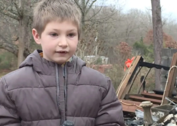 Heldendaad van een 7-jarige jongen: Hij redde het leven van zijn zusje