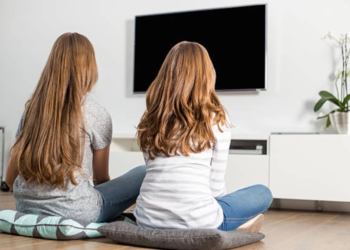 De strikte ouders  en vreemde regels van Annie’s ouders:” Waarom mag Annie wel bij mij ex logeren?”