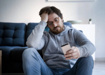 Matthijs (28): ‘Ik heb mijn zwangere vriendin verlaten om geld te besparen’