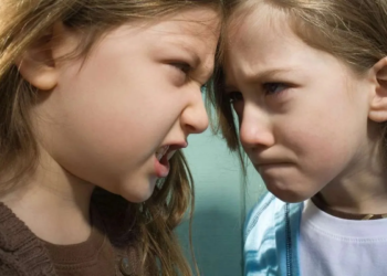 Heb jij een zus of broer met dit sterrenbeeld? Dan kunnen jullie waarschijnlijk niet door één deur!