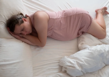 Iris: ‘Mijn man stelt voor om ons kind te vernoemen naar zijn ex-vriendin’