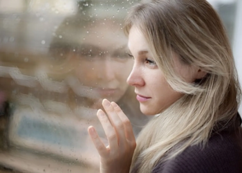 Eva (31): ‘Na het neerleggen van mijn laatste geld, zei hij: ‘dan krijg ik nog 3 euro van je”