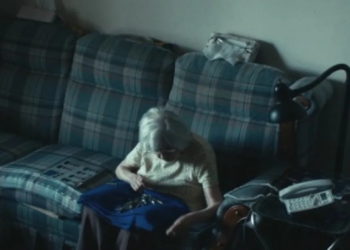 Camerabeelden leggen vast wat 98-jarige iedere dag doet- de hele wereld huilt om deze harde realiteit