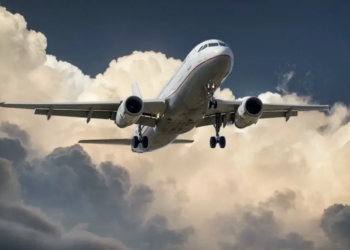 Nieuwe maatregel luchtvaartmaatschappijen: “Hoe meer je weegt, hoe meer je betaalt!”