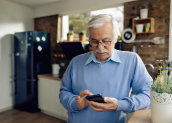 Karin: ” Onze buren krijgen hierdoor een hekel aan mijn man”