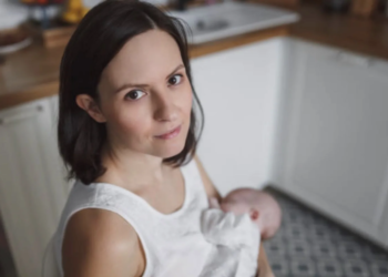 Marloes (29): “De verloofde van mijn schoonvader mag onze baby absoluut niet vasthouden.”