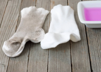 7 manieren om eindelijk weer stralende witte sokken te krijgen