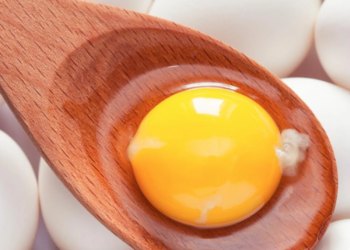 Ontdek wat het mysterieuze witte draadje in je rauwe ei is