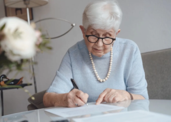 Desiree: ” Door deze erfenis zijn mijn lieve zus en broers zijn nu opeens mijn vijanden”