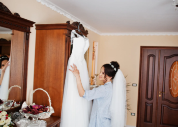 Isabelle: “Hij gaat gewoon niet akkoord met mijn wens om mijn oude trouwjurk opnieuw te dragen.”