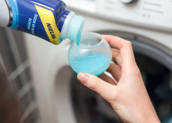 Stinkt je wasmachine? Dit simpele trucje lost het probleem in 5 minuten op!