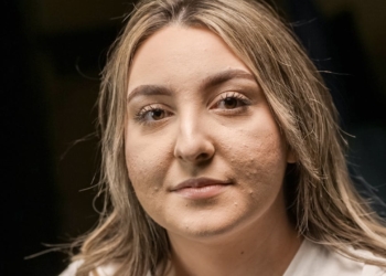 Carla: ‘Mijn moeder zit steeds overal aan’