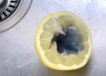 Vieze gootsteen? Dit is de beste schoonmaaktruc (je wilt niet meer anders)