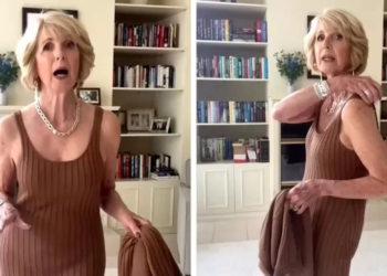 76 jarige vrouw draagt mouwloze jurk en krijgt zware kritiek