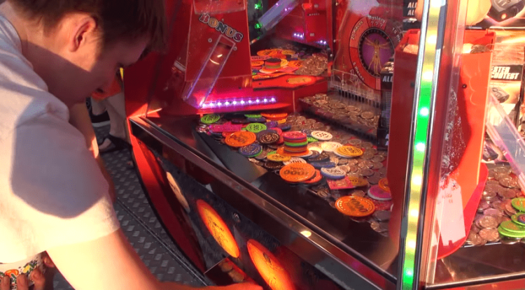 Experts laten ons weten hoe je kan winnen bij het beroemde kermis spel “Muntenschuiver”