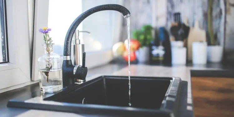 Dringende waarschuwing: Drinkwater in deel van Achterhoek vervuild met poepbacterië