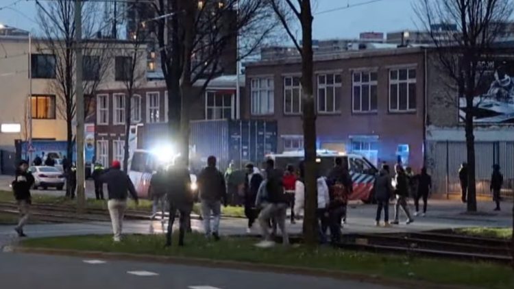 Rellende gasten in rechtbank: ‘Wij doen niet aan de wet.’