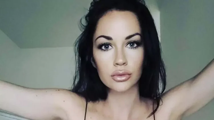 Amy kan geen werk vinden: “Ik ben te knap, alle managers worden steeds afgeleid”