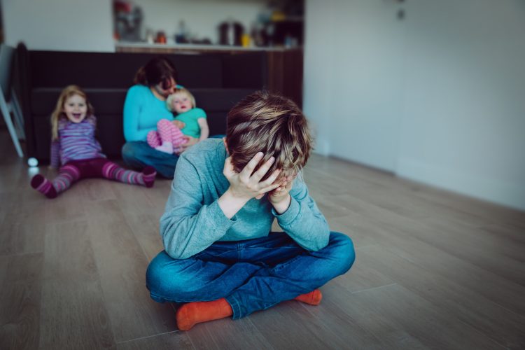 Jaloezie onder broers en zussen: Zo ga je ermee om