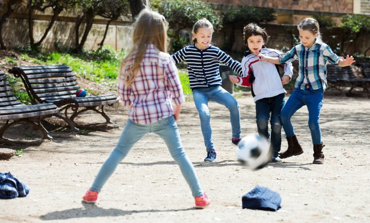 De voordelen van buitenspelen voor kinderen: waarom het zo belangrijk is