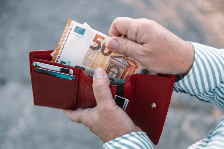 Verbod op contant geld: deze aankopen zijn verboden vanaf 2025