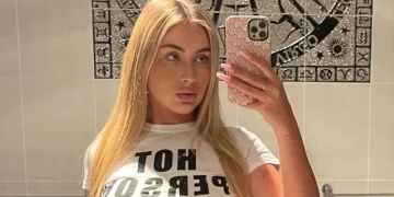 Emily is te knap om de huur te betalen: “Als je zo mooi bent als ik, is het niet nodig”