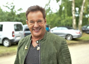 Gerard Joling komt binnenkomt met iets nieuws: “Ik houd ervan om mensen te laten lachen”