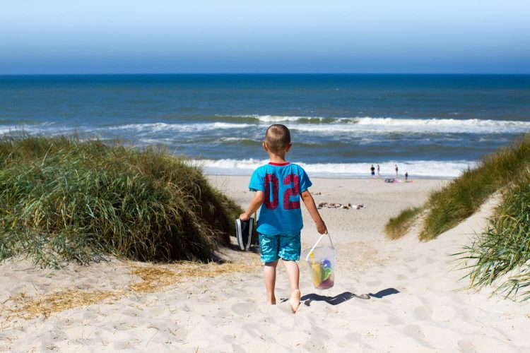 Jongen (6) ziet zijn vader met een andere vrouw. Zijn onschuldige reactie schokt het internet