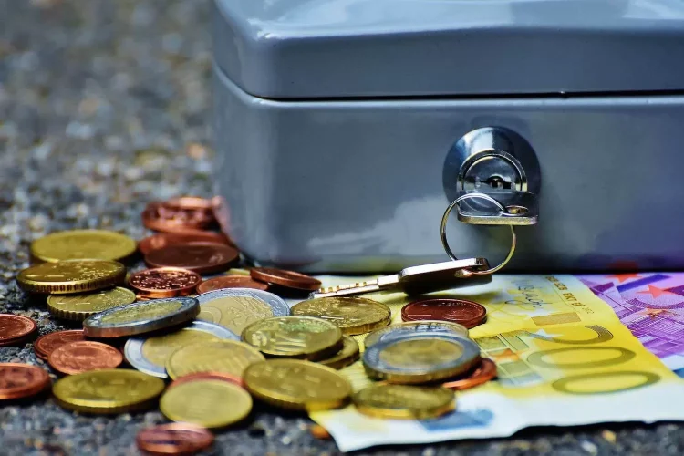 Zoveel contant geld mag je thuis bewaren