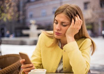 Larissa: “Mijn beste vriend is woest en wil niets meer met me te maken hebben”