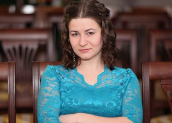 Myrna is boos: “Dit doe je toch niet in een restaurant?”