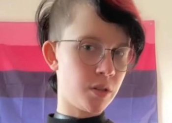 Deze vrouw identificeert zich als robot: “Ik kan me niet gedragen als een mens”