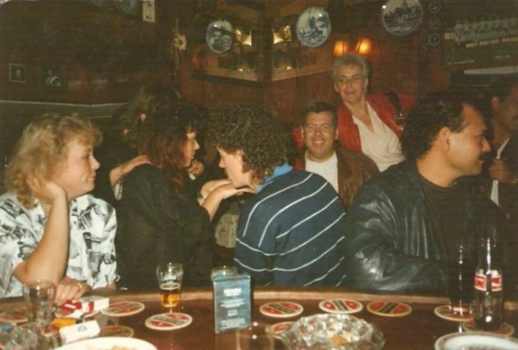 Vroeger was alles anders: Wat valt jou op aan deze oude foto?