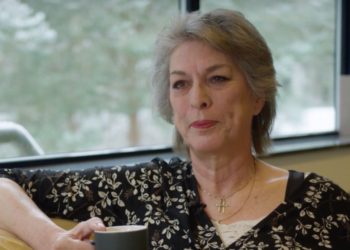 Marlon verloor haar hele pensioen aan een Nigeriaanse internetoplichter: “Ik dacht dat ik ging trouwen”