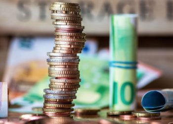 Veel Nederlanders blijven thuis vanwege financiële redenen: Wat kost een vakantiedag?