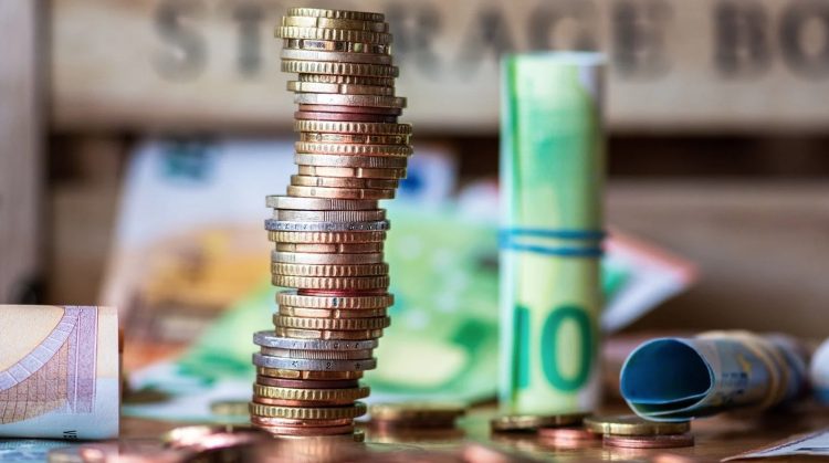 Veel Nederlanders blijven thuis vanwege financiële redenen: Wat kost een vakantiedag?
