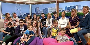 Moeder (44) verwacht 22e kind, ondanks eerdere plannen om te stoppen…