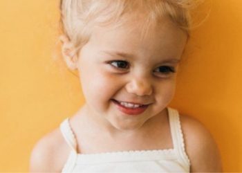 ‘Mijn kind moet naar gymles in alleen een onderbroek en een hemd. Dat is toch raar?’