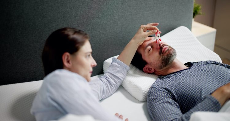 Steeds meer koppels kiezen voor SAT: Kan apart slapen je relatie redden?