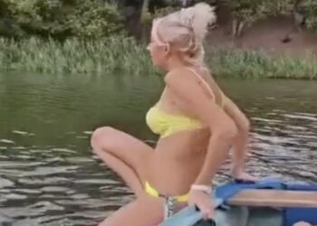 Even afkoelen in het water gaat helemaal niet zoals verwacht (video)