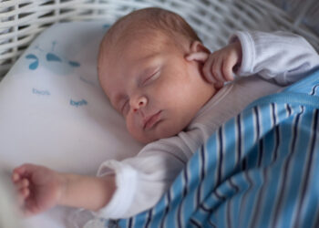 Yvet: “Ik ging naar een feestje bij de buren 500 meter verderop, terwijl mijn baby lag te slapen”