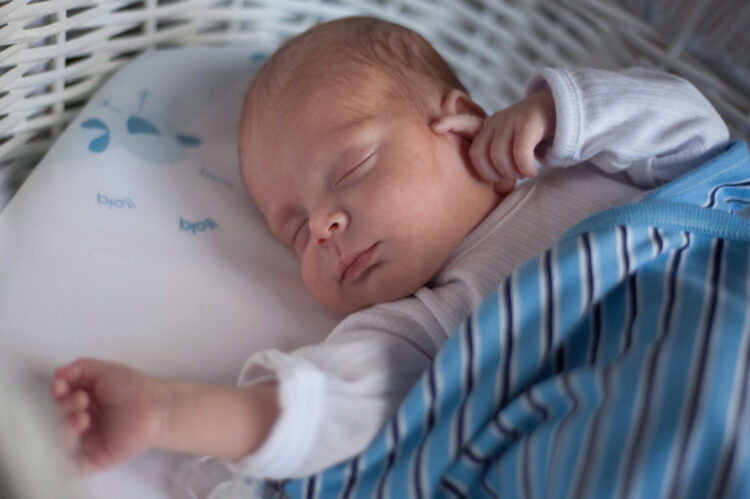Yvet: “Ik ging naar een feestje bij de buren 500 meter verderop, terwijl mijn baby lag te slapen”