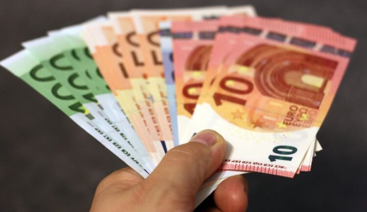 Dit zijn de redenen waarom Nederlanders met cash zullen blijven betalen