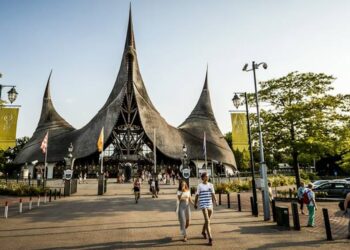 Efteling verhoogt wederom de prijzen voor eten en drinken: “Dit gaat veel te ver.”