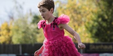 ‘Mijn zoon (12) mag van mij geen jurk aan naar school’