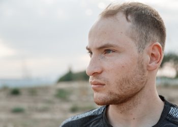 Mark:” Mijn zoon van 14 wilt niet op zijn jongere stiefbroertjes passen”