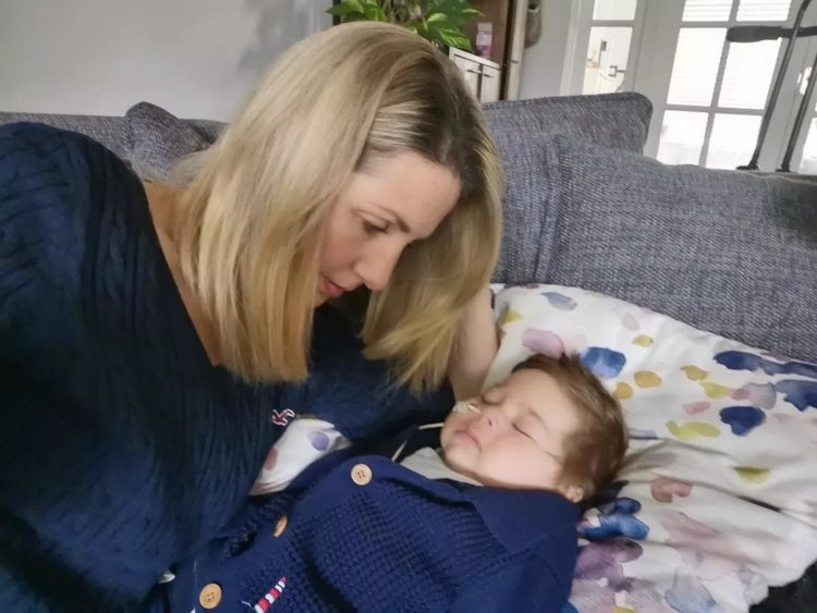 Moeder verscheurd door verdriet na dood van baby door veelvoorkomende infectie